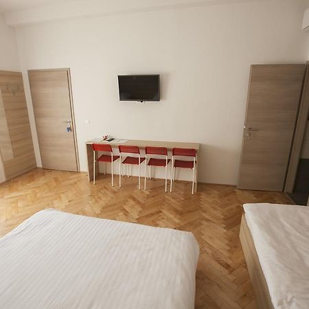 Sweet Dreams Rooms And Apartments Postojna Εξωτερικό φωτογραφία