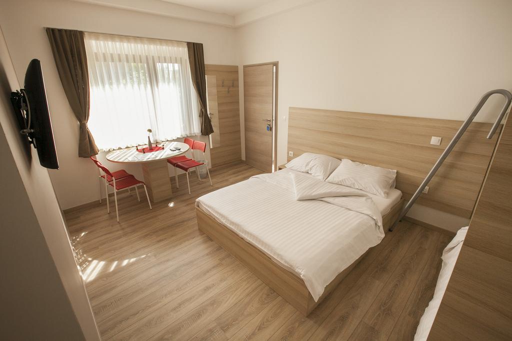 Sweet Dreams Rooms And Apartments Postojna Εξωτερικό φωτογραφία
