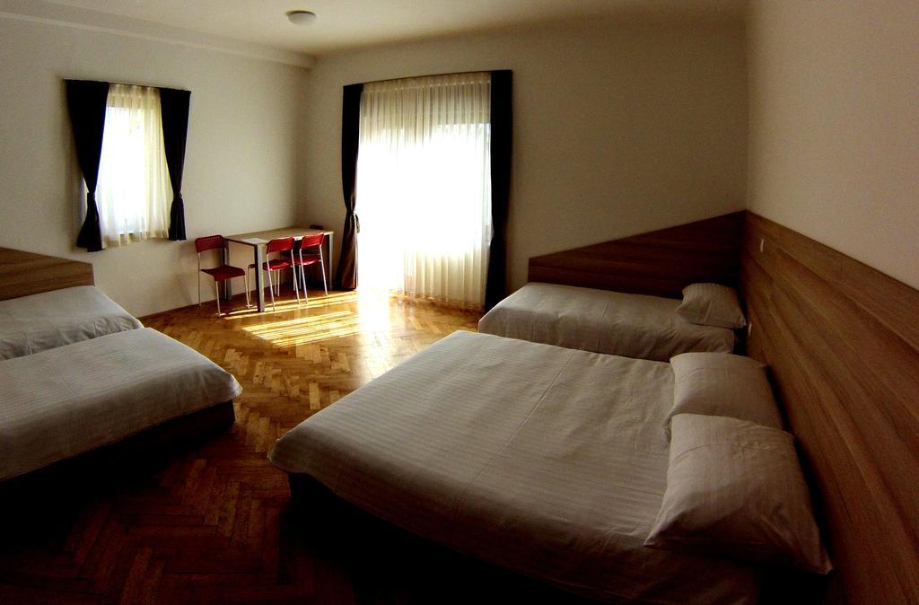 Sweet Dreams Rooms And Apartments Postojna Δωμάτιο φωτογραφία