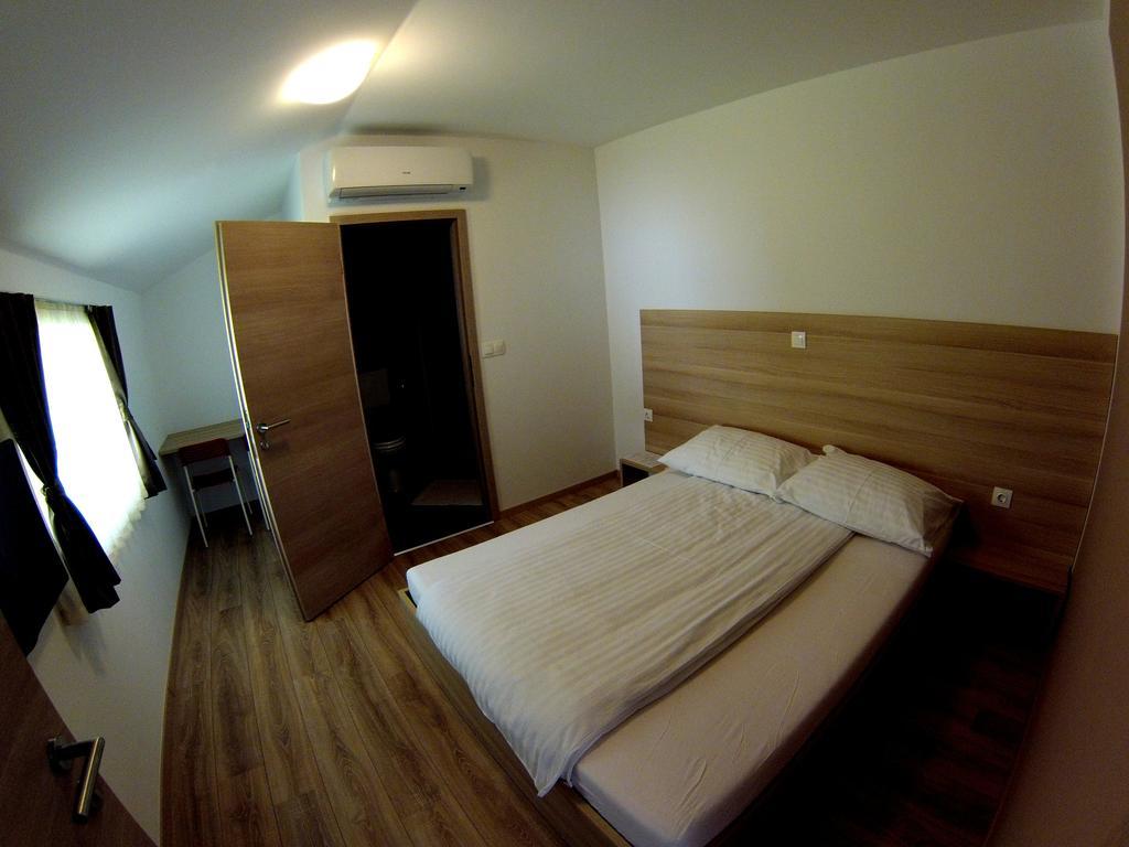 Sweet Dreams Rooms And Apartments Postojna Δωμάτιο φωτογραφία