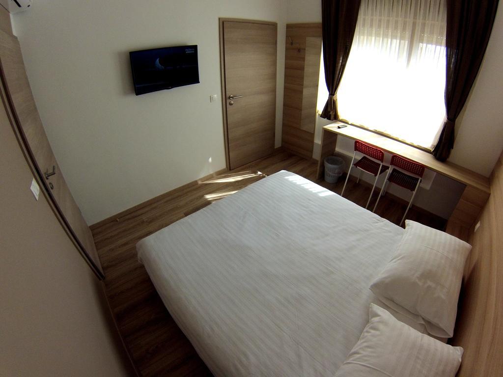 Sweet Dreams Rooms And Apartments Postojna Δωμάτιο φωτογραφία